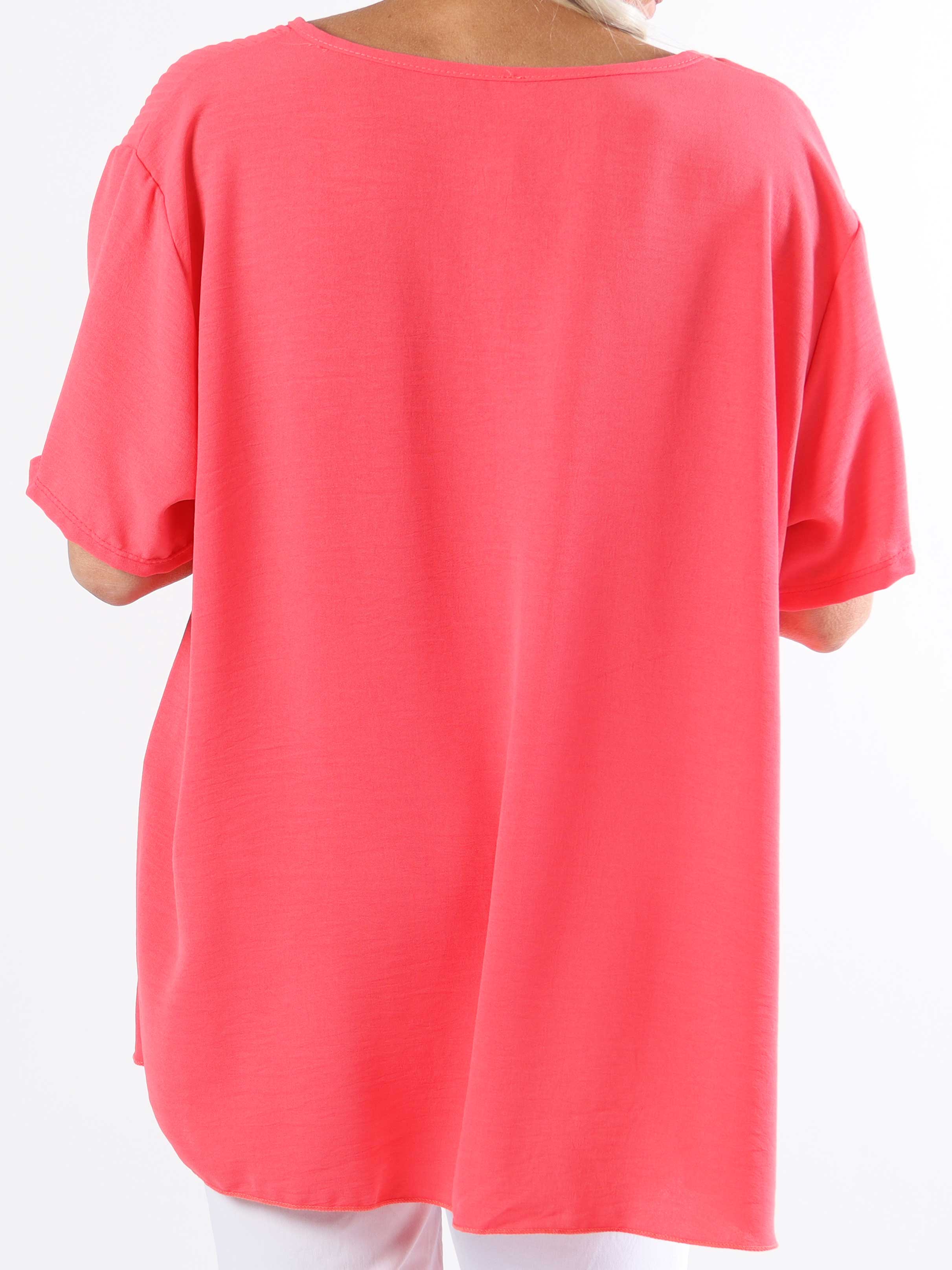 Camilia - Söt plisserad plus size-blus med liten ärm